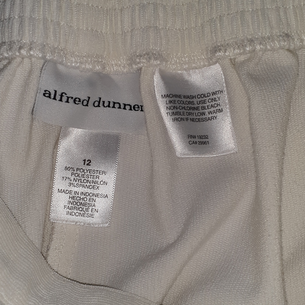 Pants - Picture 5 of 10